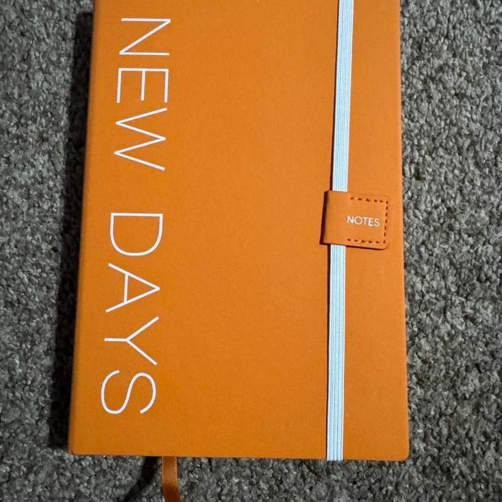 Cagie Unisex Orange New Days Leather Journal 300 Page Lined 5.7x8.3 Like New